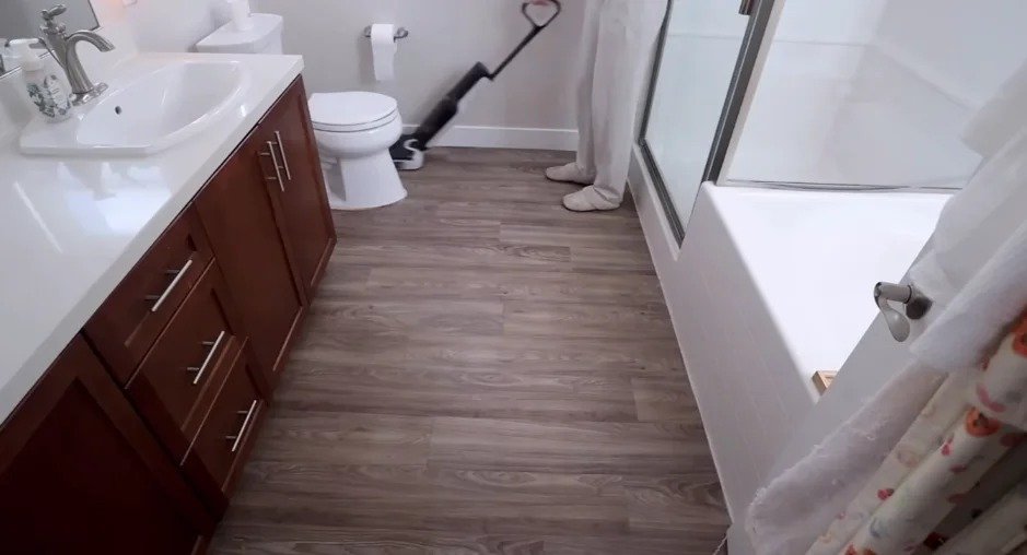 Bathroom Cleaning in Limerick